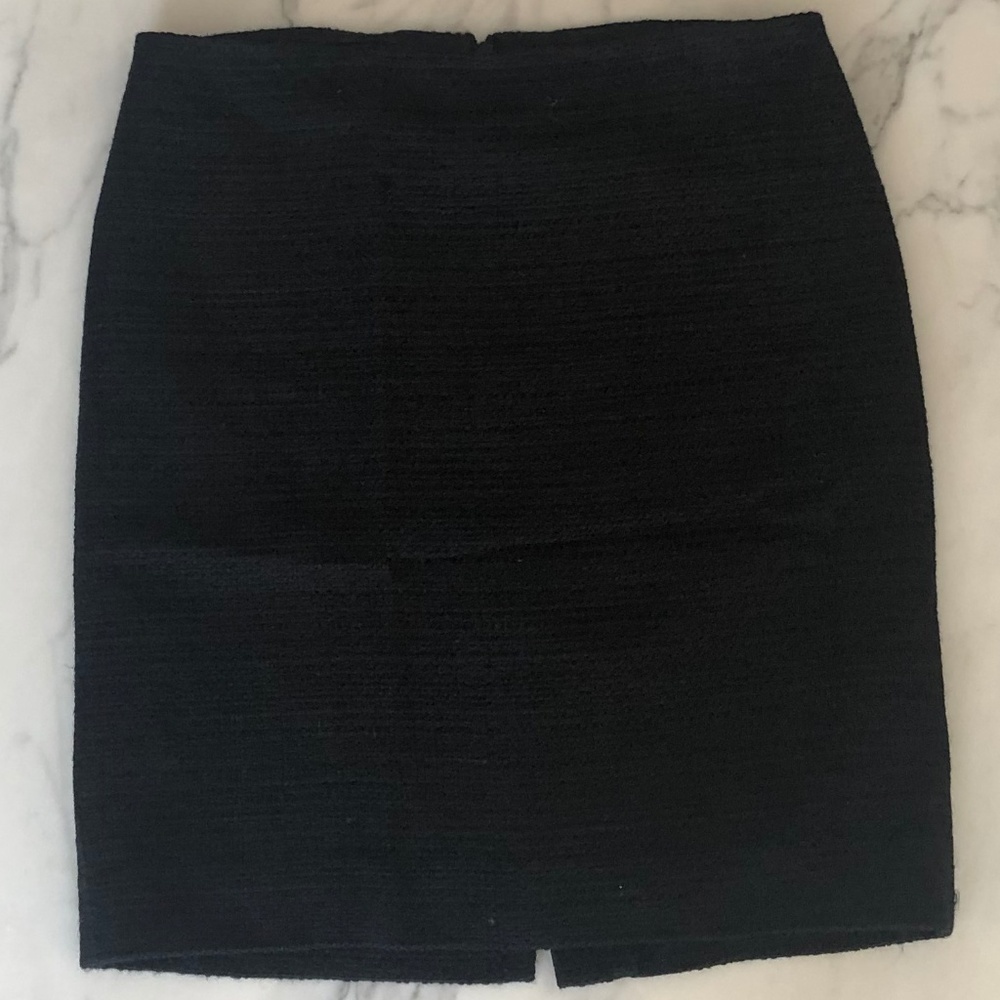 Theory black pencil skirt size 4